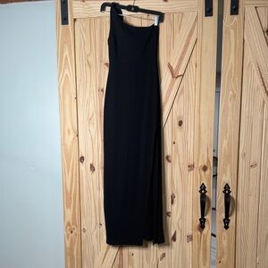 Lulu's Black One-Shoulder Floor-Length Gown
